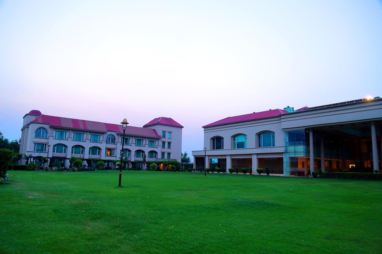 The Cabbana Resort & Spa Phagwāra Εξωτερικό φωτογραφία